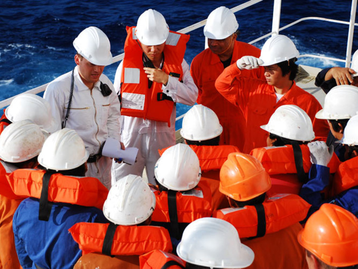 CREW-MANAGEMENT (1)